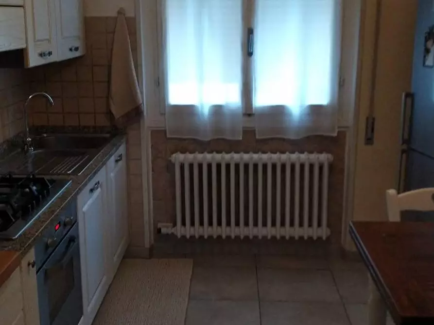 Immagine 3 di Appartamento in vendita  a Massa