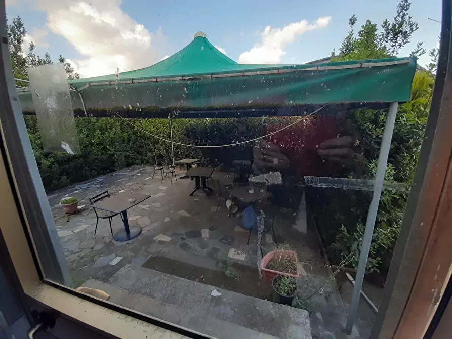 Immagine 2 di Locale commerciale in affitto  a Terricciola