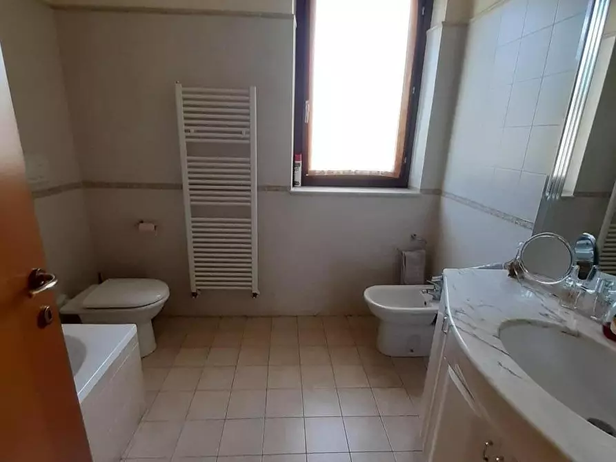 Immagine 5 di Appartamento in vendita  a Carrara