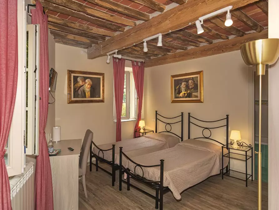 Immagine 14 di Casa semindipendente in vendita  a Capannori