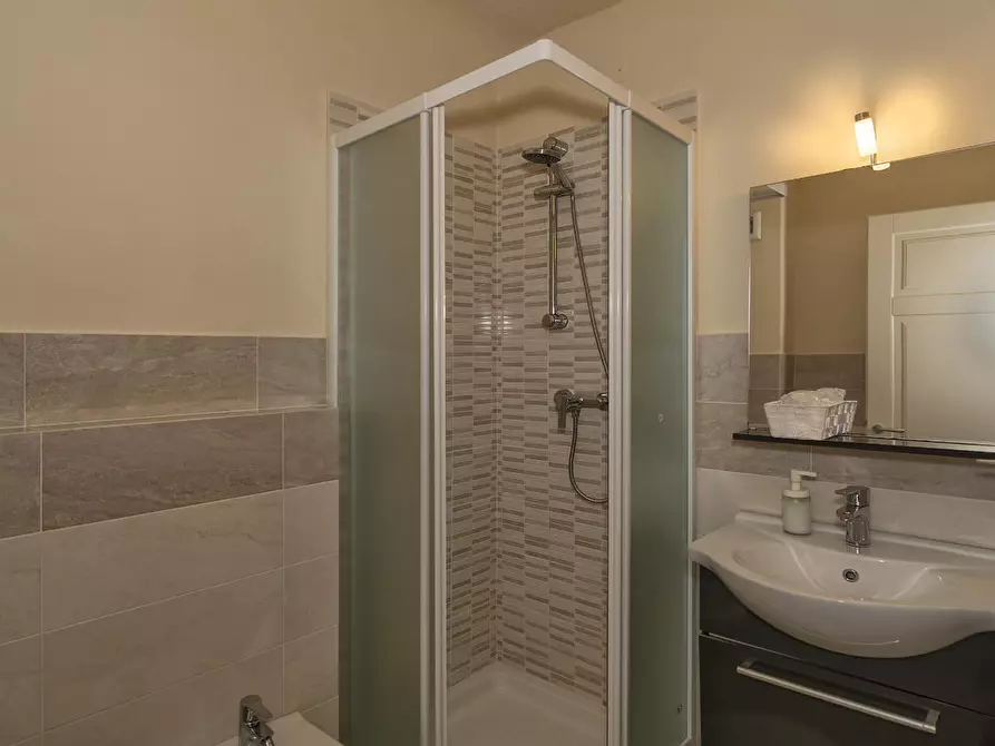 Immagine 21 di Casa semindipendente in vendita  a Capannori