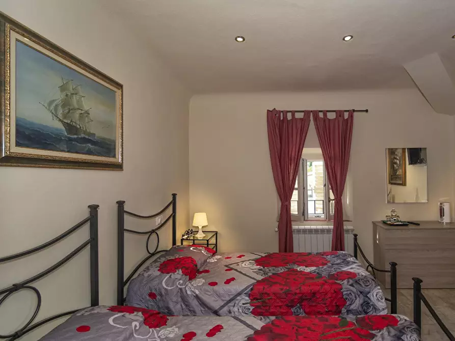 Immagine 23 di Casa semindipendente in vendita  a Capannori