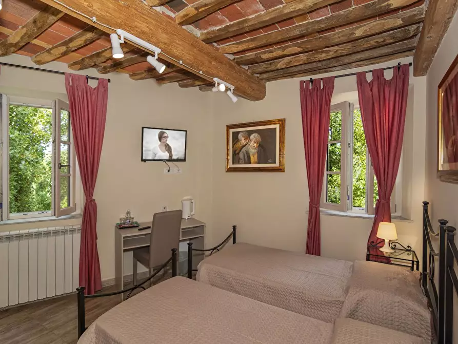 Immagine 13 di Casa semindipendente in vendita  a Capannori