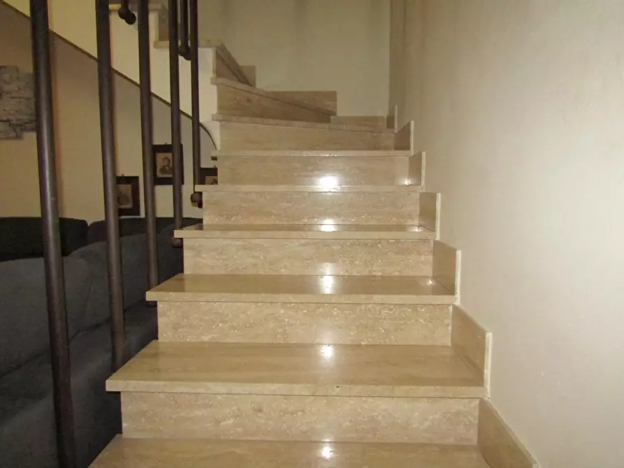 Immagine 16 di Porzione di casa in vendita  a Carrara