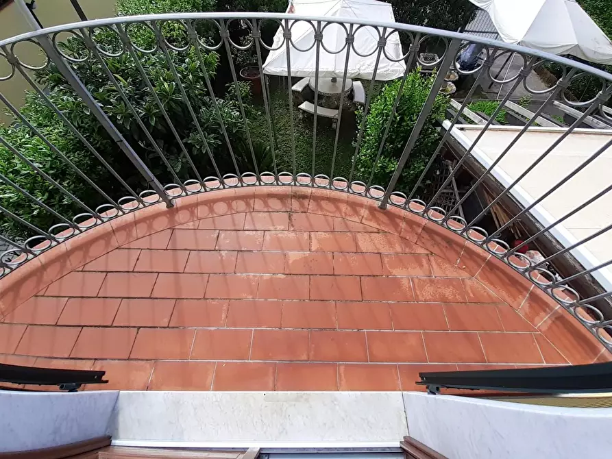 Immagine 13 di Porzione di casa in vendita  a Carrara