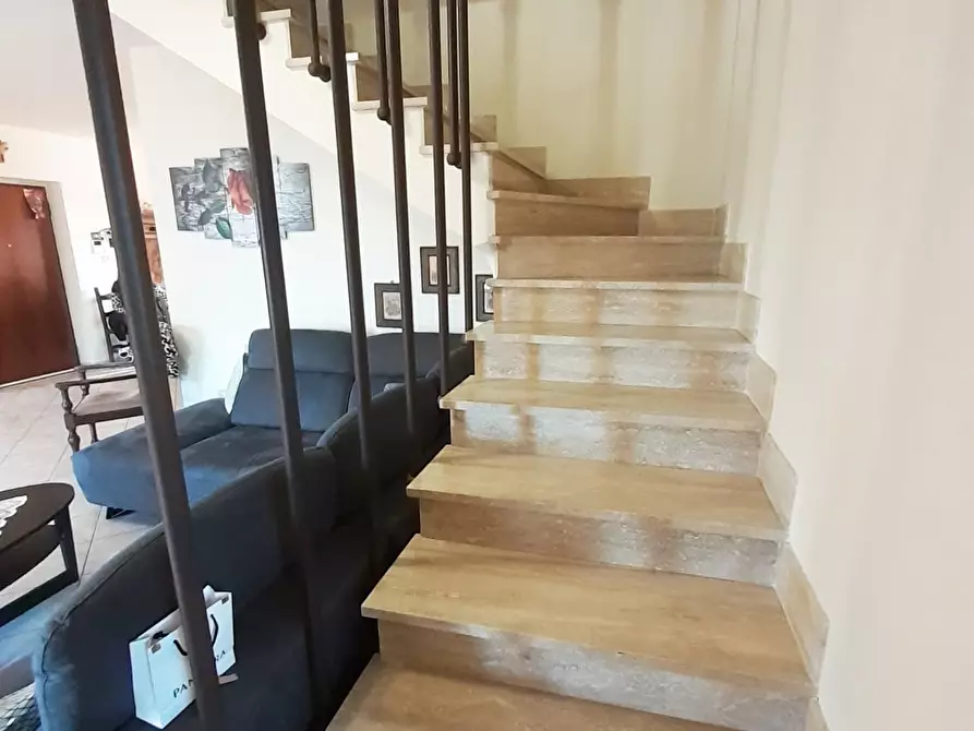 Immagine 17 di Porzione di casa in vendita  a Carrara