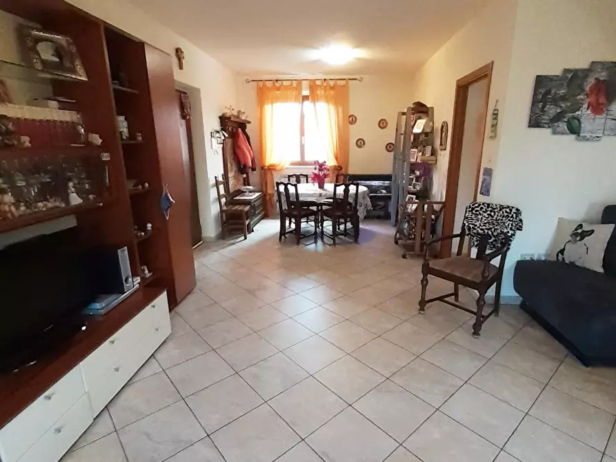 Immagine 2 di Porzione di casa in vendita  a Carrara