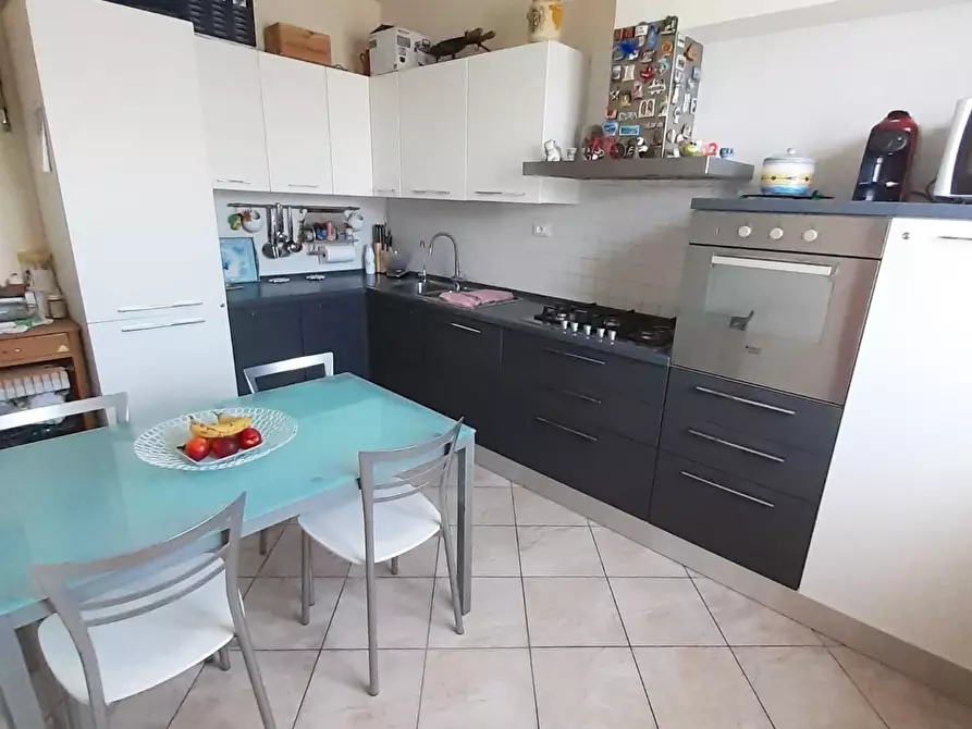 Immagine 7 di Porzione di casa in vendita  a Carrara