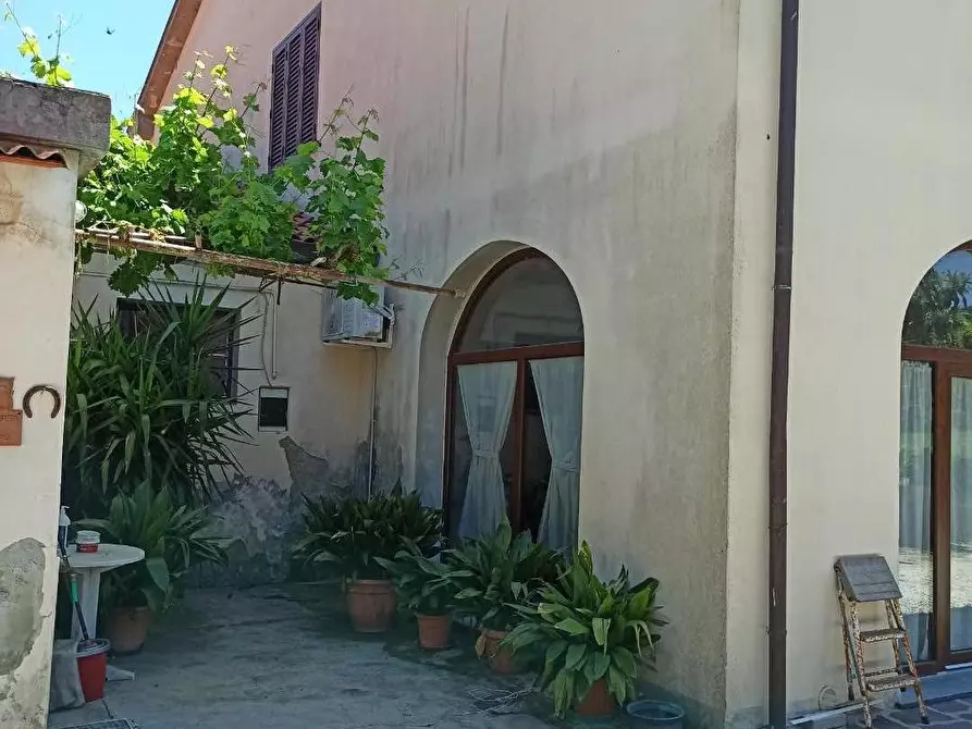 Immagine 18 di Casa indipendente in vendita  a Collesalvetti