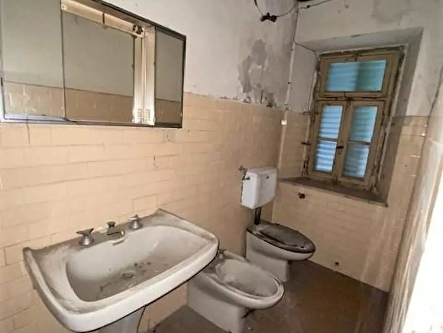 Immagine 34 di Casa bifamiliare in vendita  a Lucca