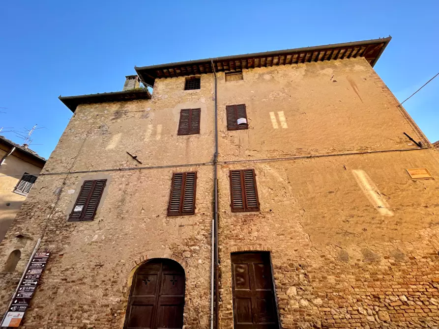 Immagine 4 di Palazzo in vendita  a San Gimignano