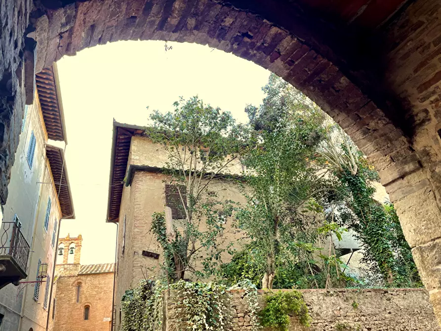 Immagine 2 di Palazzo in vendita  a San Gimignano
