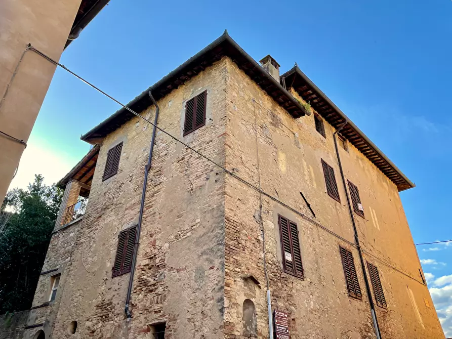 Immagine 5 di Palazzo in vendita  a San Gimignano