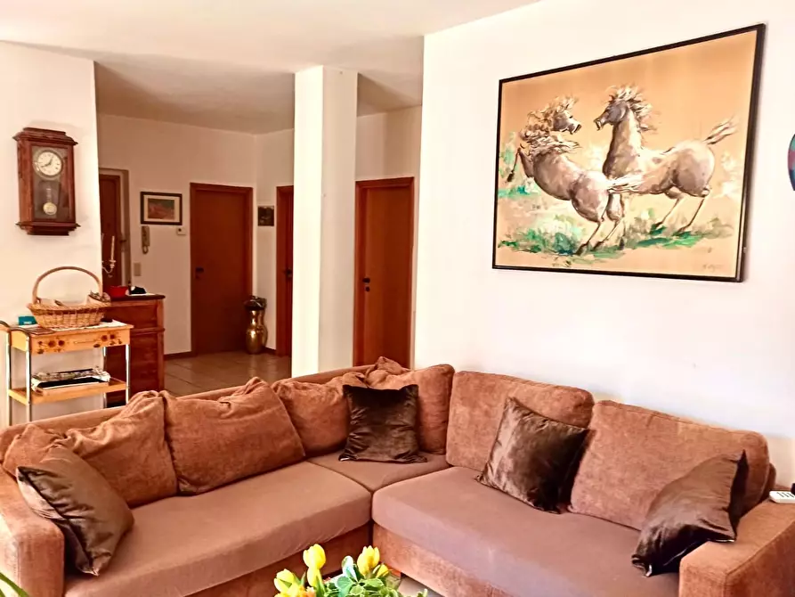 Immagine 8 di Appartamento in vendita  a Siena