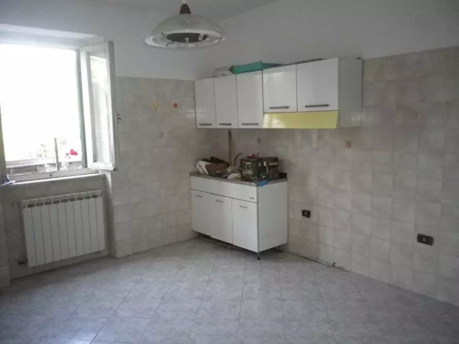 Immagine 2 di Appartamento in vendita  a Carrara