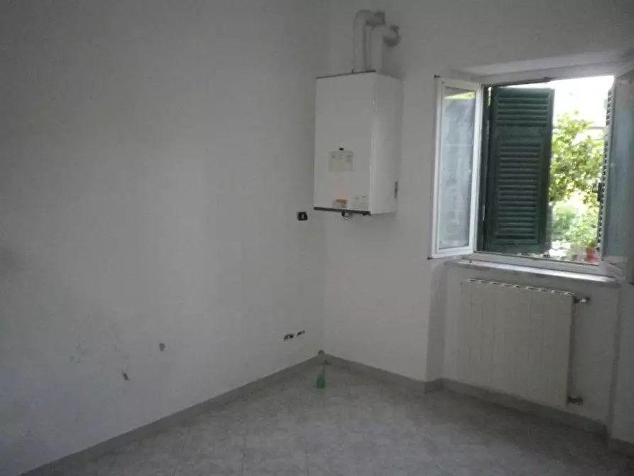 Immagine 4 di Appartamento in vendita  a Carrara