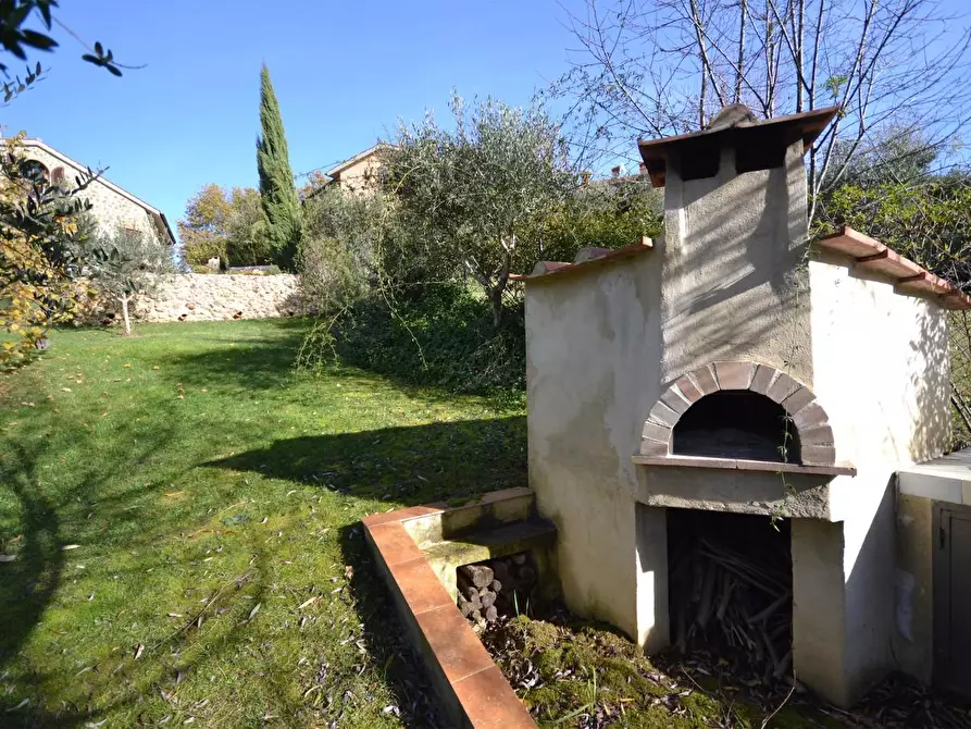 Immagine 2 di Casa trifamiliare in vendita  a Monteriggioni