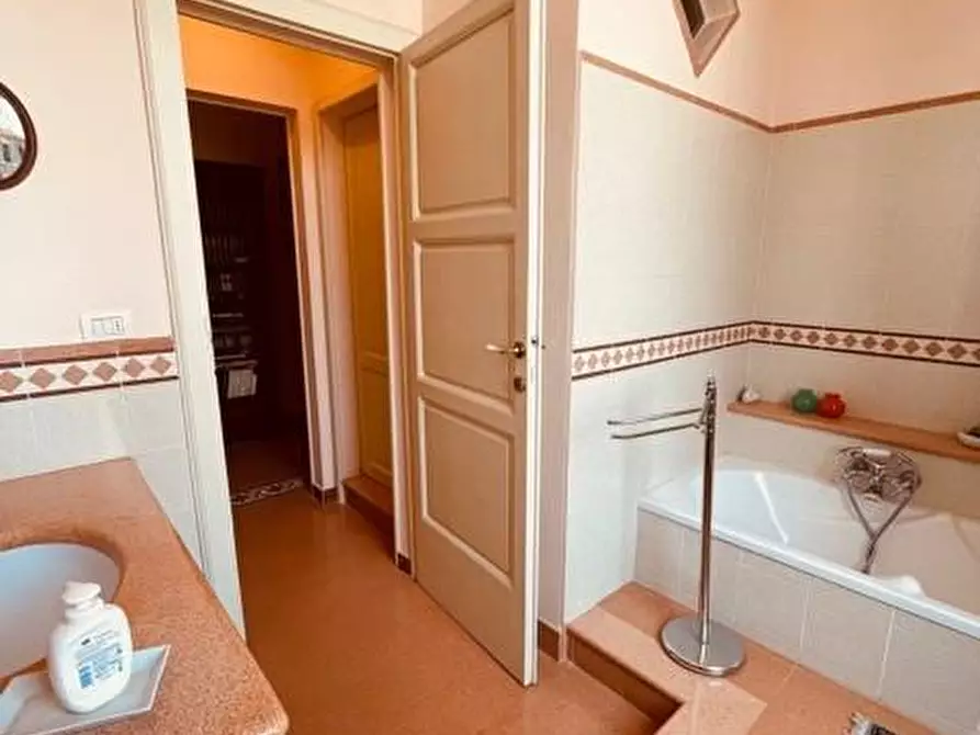 Immagine 12 di Appartamento in affitto  a Pisa