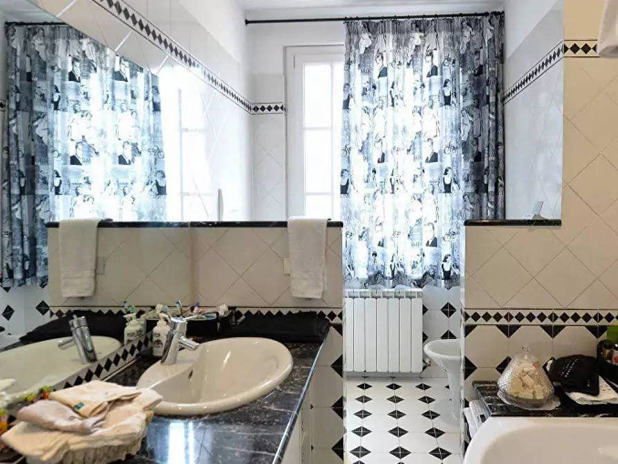 Immagine 9 di Porzione di casa in vendita  a Siena