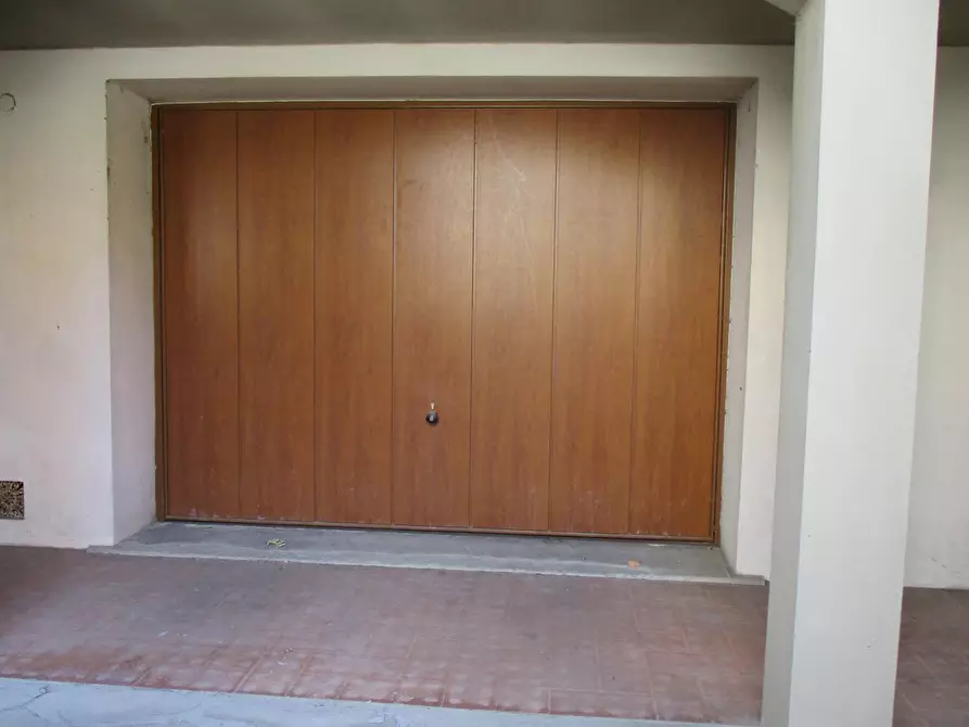 Immagine 7 di Villa in vendita  a Pontedera