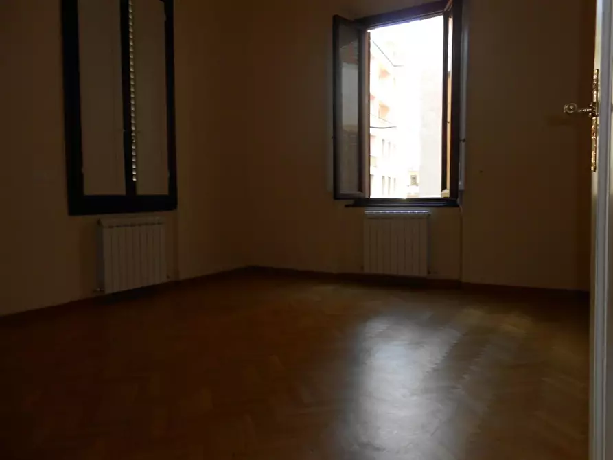 Immagine 5 di Ufficio in affitto  a Montecatini Terme