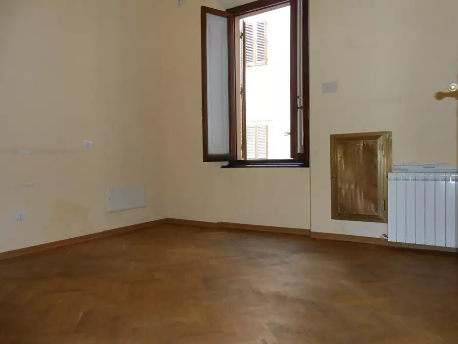 Immagine 4 di Ufficio in affitto  a Montecatini Terme