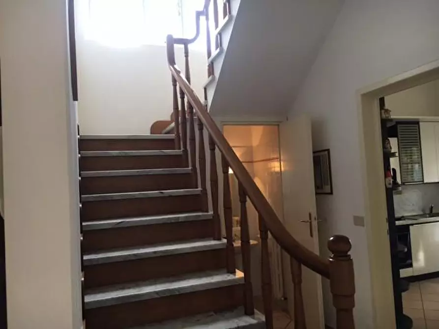 Immagine 15 di Villa in vendita  a Camaiore