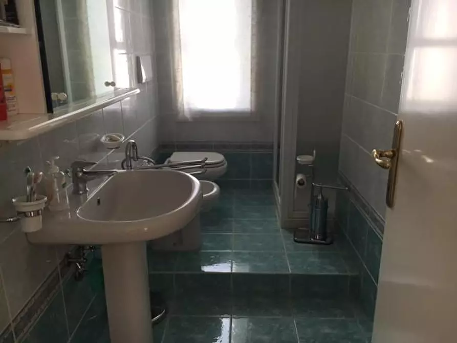 Immagine 28 di Villa in vendita  a Camaiore