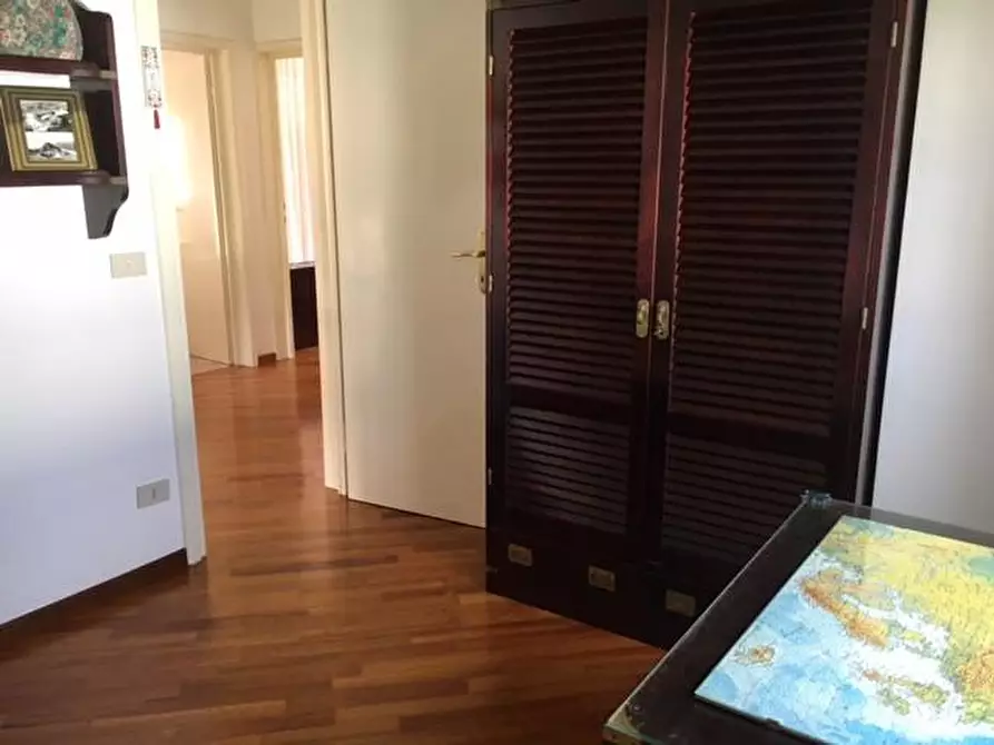 Immagine 17 di Villa in vendita  a Camaiore