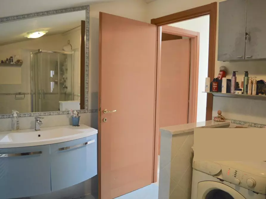 Immagine 23 di Appartamento in vendita  a Carrara