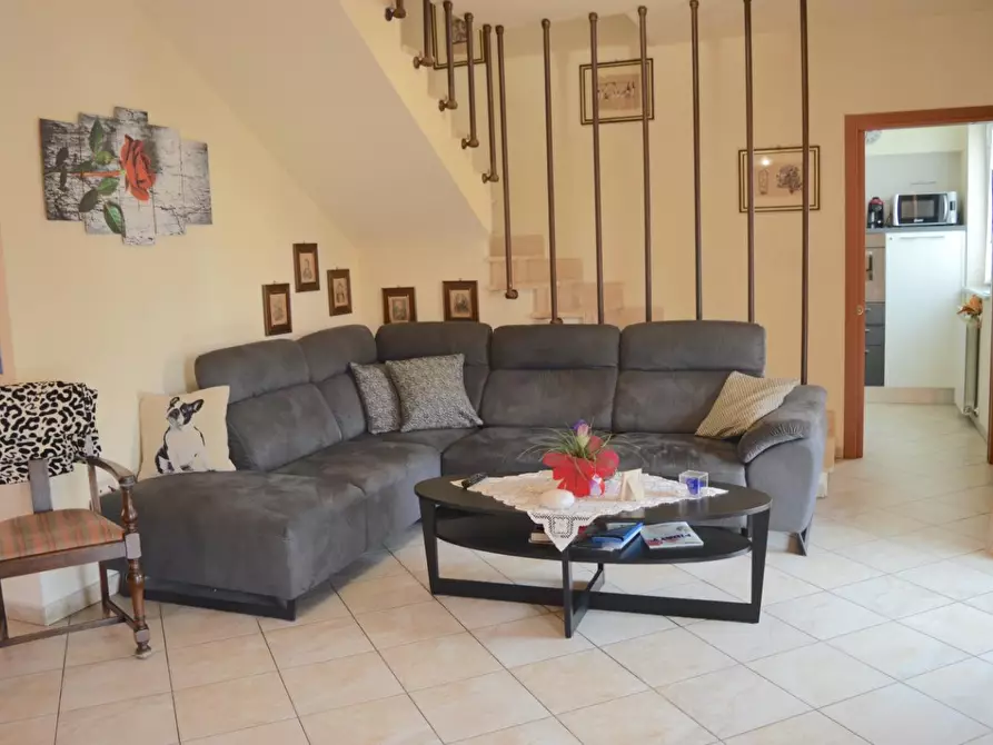 Immagine 3 di Appartamento in vendita  a Carrara