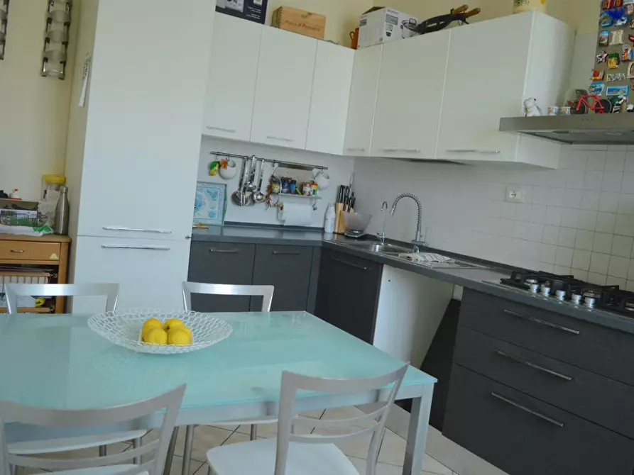 Immagine 6 di Appartamento in vendita  a Carrara