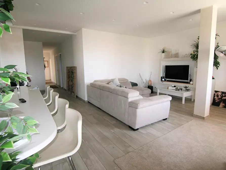 Immagine 9 di Mansarda in vendita  a Carrara