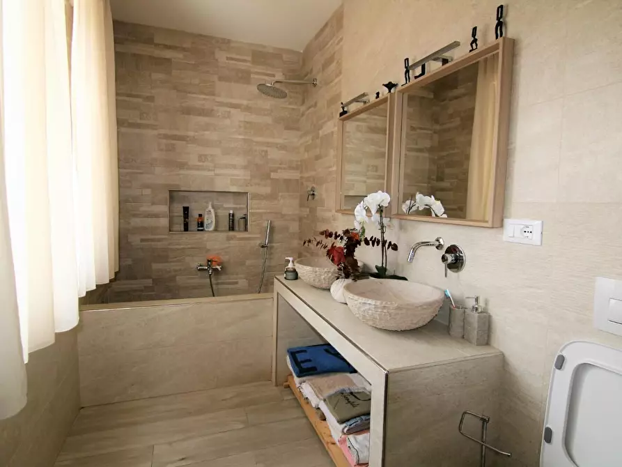 Immagine 22 di Mansarda in vendita  a Carrara