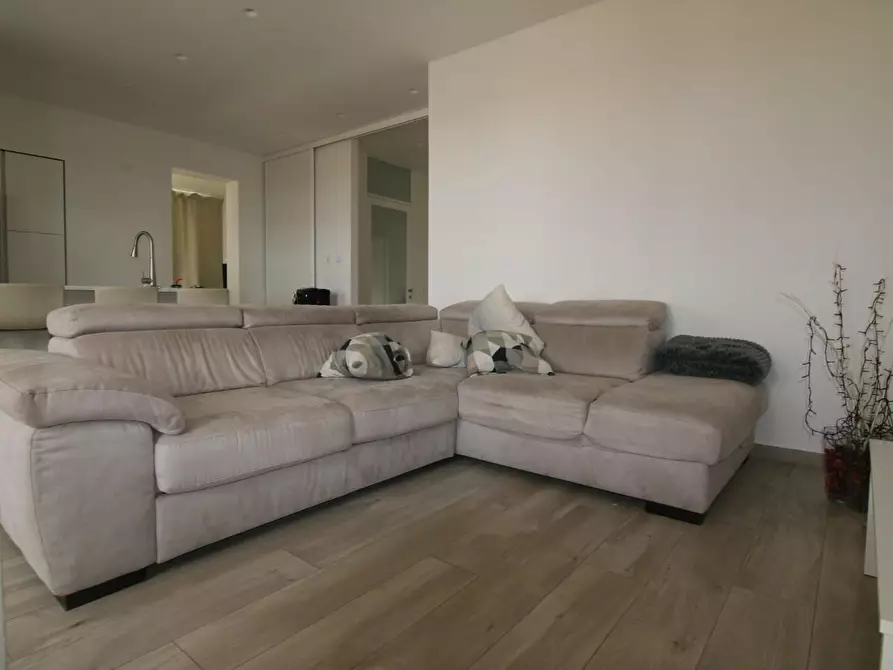 Immagine 4 di Mansarda in vendita  a Carrara