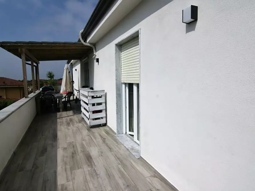 Immagine 18 di Mansarda in vendita  a Carrara
