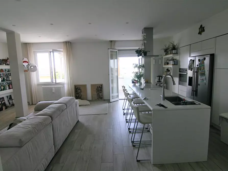 Immagine 11 di Mansarda in vendita  a Carrara