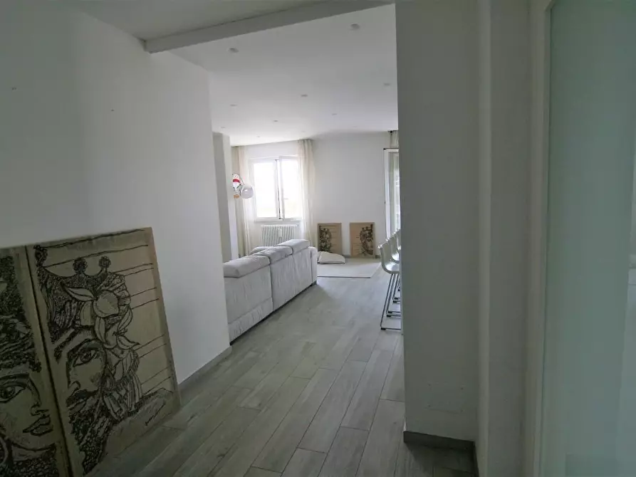 Immagine 8 di Mansarda in vendita  a Carrara