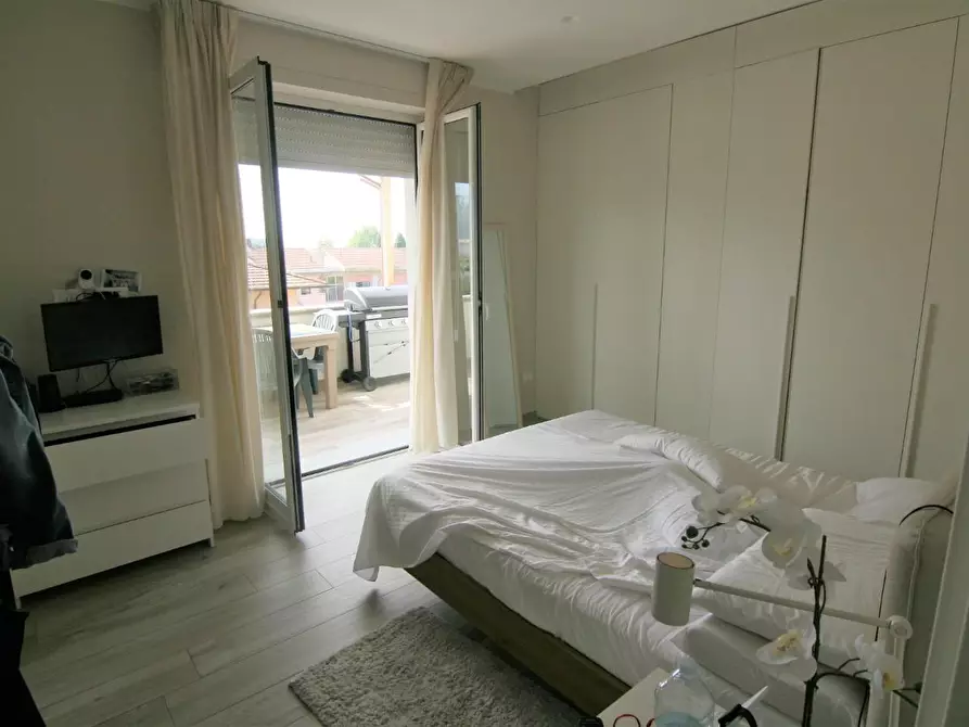 Immagine 13 di Mansarda in vendita  a Carrara