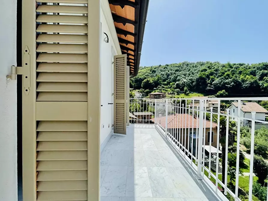 Immagine 5 di Mansarda in vendita  a Pietrasanta