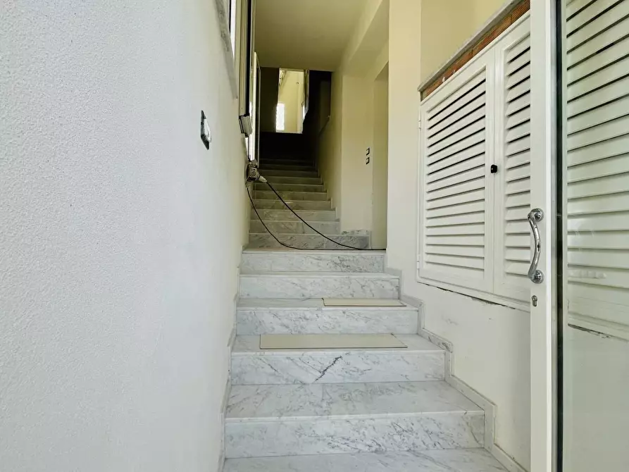 Immagine 15 di Mansarda in vendita  a Pietrasanta