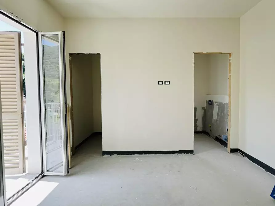 Immagine 10 di Mansarda in vendita  a Pietrasanta