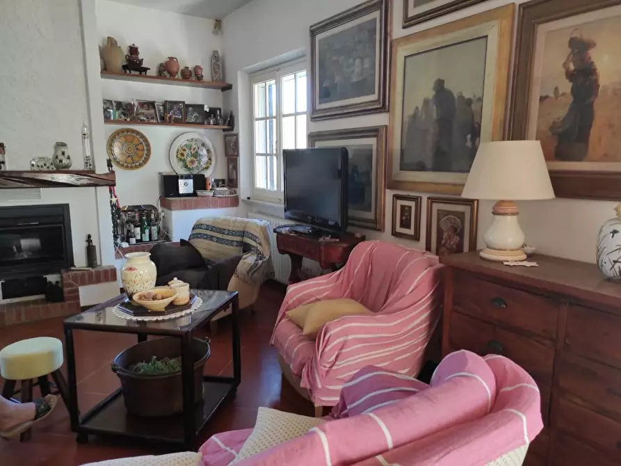 Immagine 4 di Villa in vendita  a Ameglia