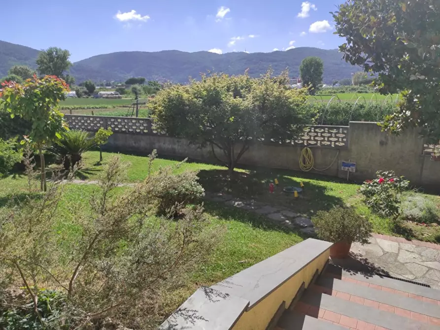 Immagine 3 di Villa in vendita  a Ameglia