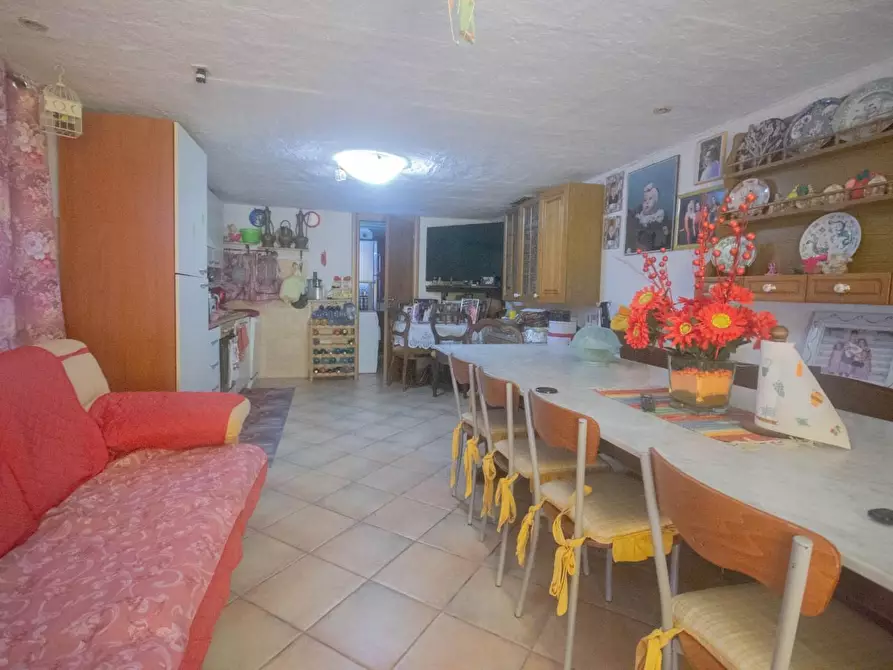 Immagine 9 di Appartamento in vendita  a Ortonovo