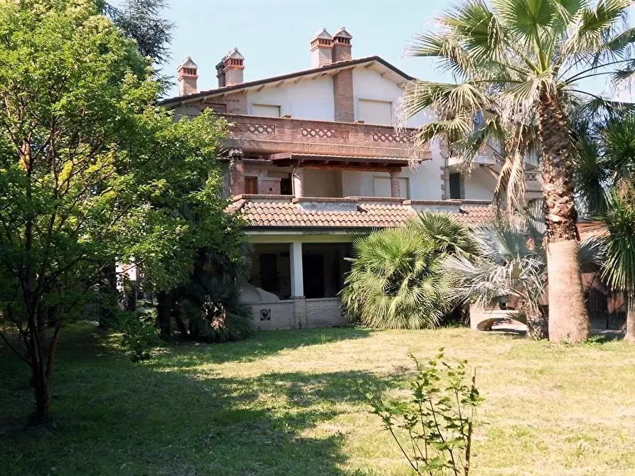 Immagine 10 di Casa trifamiliare in vendita  a Sarzana