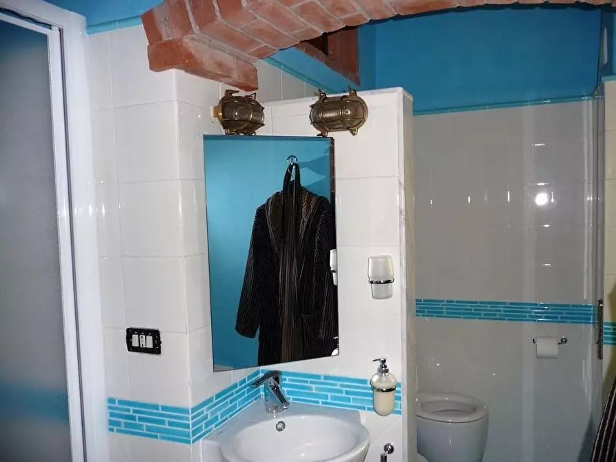 Immagine 6 di Casa trifamiliare in vendita  a Sarzana