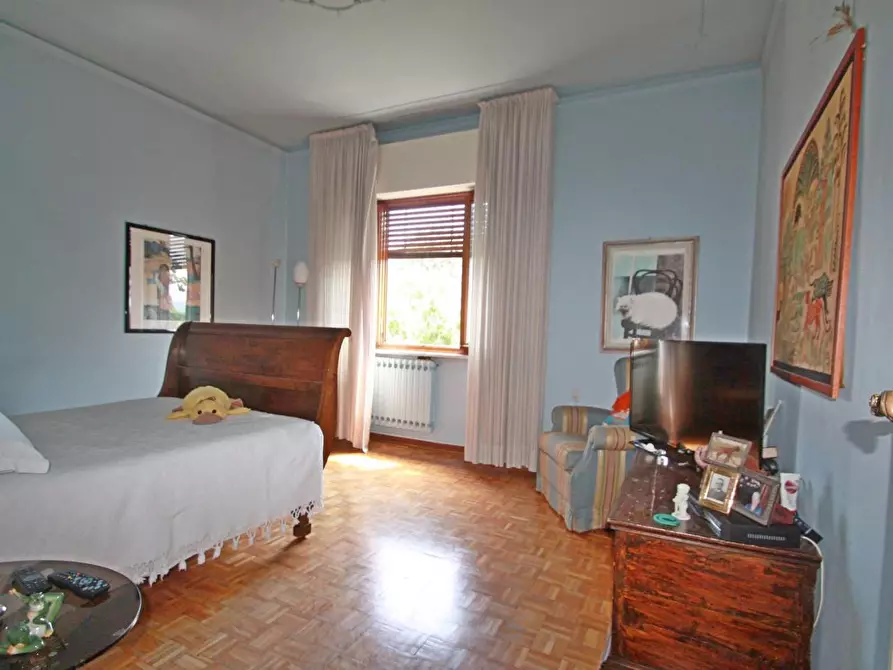 Immagine 12 di Villa in vendita  a Lucca