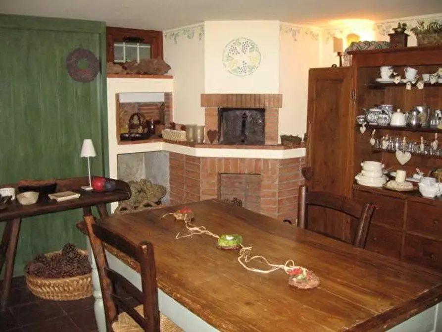 Immagine 4 di Villa in vendita  a Lucca