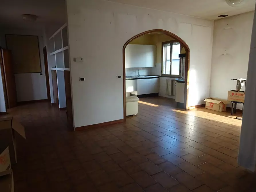 Immagine 10 di Villa in vendita  a Pontedera